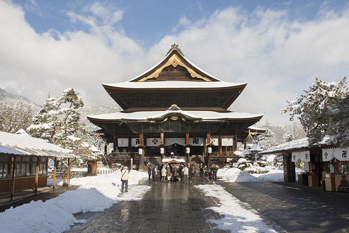 善光寺のお坊さんにお聞きした善光寺の年中行事。 誰でも参加、体験